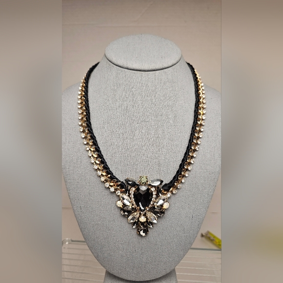 [GUESS] Gold Tone Multi-Color Stones Collar Statement Necklace - Picture 2 of 16